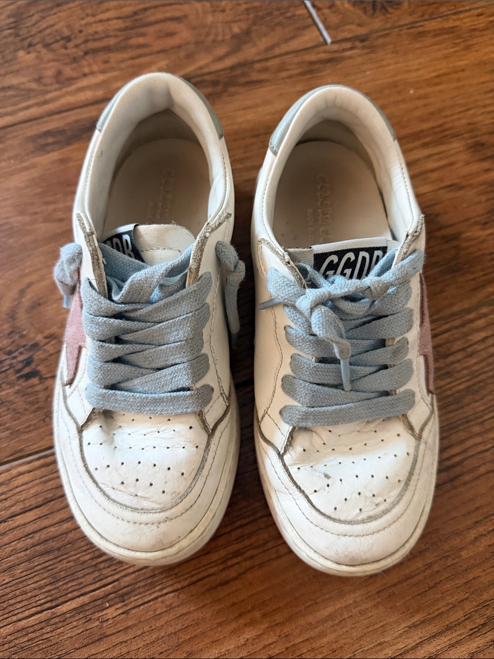 Golden Goose Kids Cream Sneakers with Pink Star and Light Gray Laces